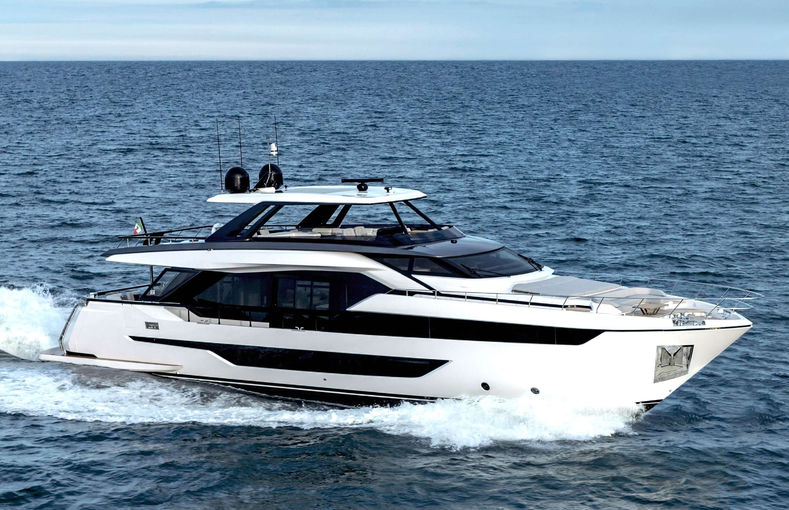 2025 Ferretti Yachts 940